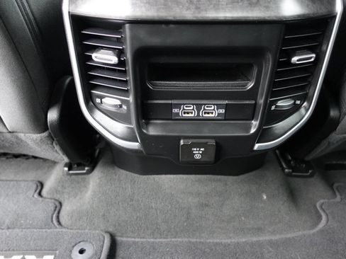 Used 2022 RAM 1500 Big Horn AWD/4WD image 39