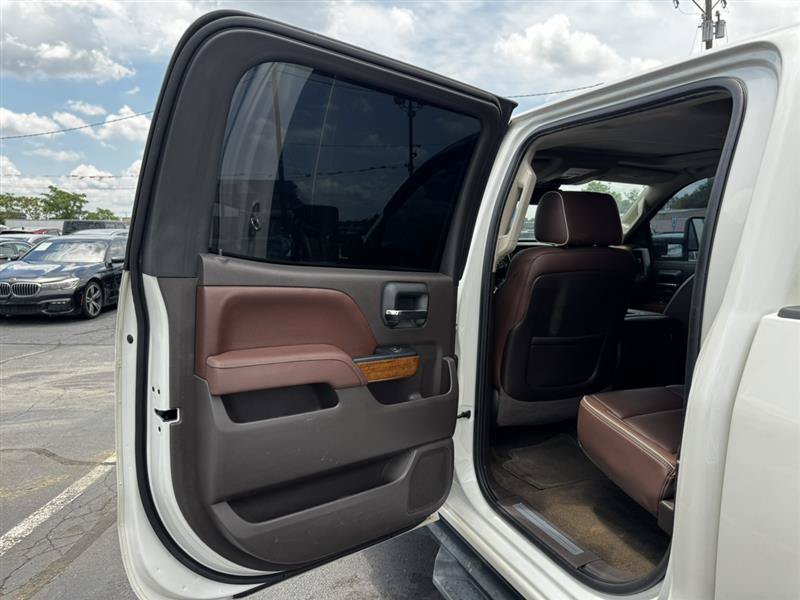 Used 2015 Chevrolet Silverado 1500 High Country w/ High Country Premium Package AWD/4WD image 21