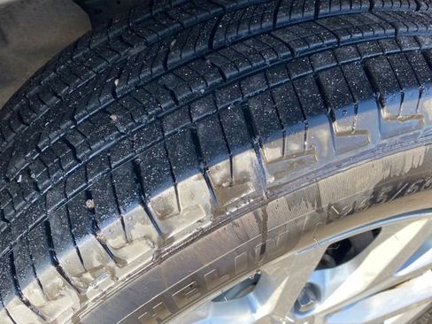 Used 2023 Jeep Grand Cherokee Limited image 24