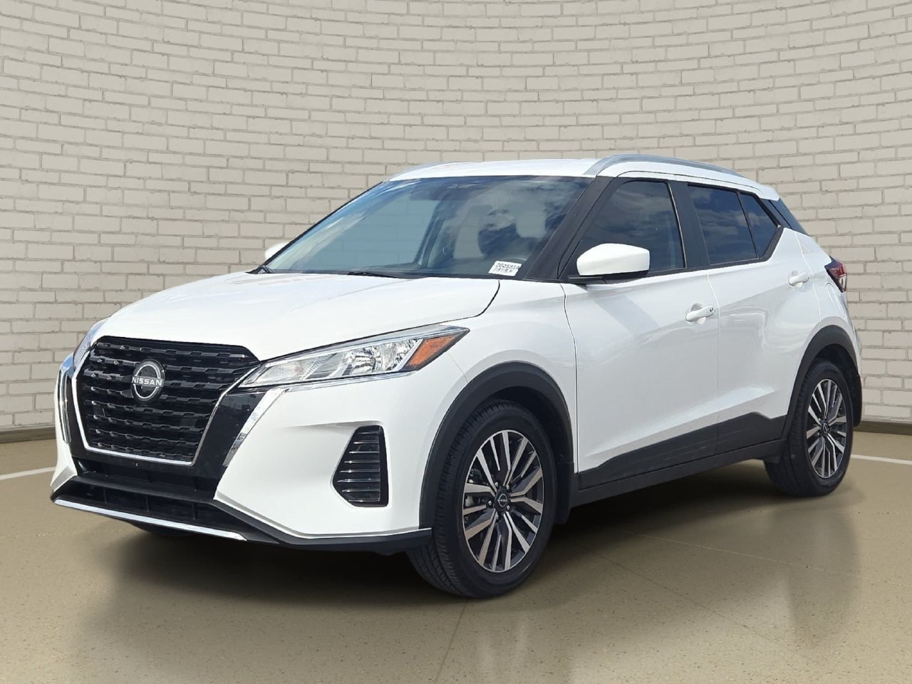 Certified 2024 Nissan Kicks SV FWD image 1