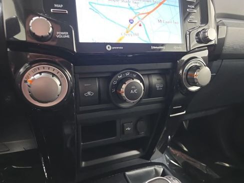 Certified 2024 Toyota 4Runner TRD Off-Road Premium image 20