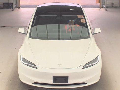 Used 2025 Tesla Model 3 Long Range RWD image 2