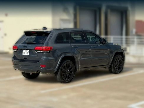 Used 2018 Jeep Grand Cherokee Altitude image 8