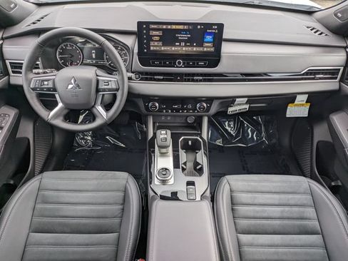 New 2026 Mitsubishi Outlander LE FWD image 15