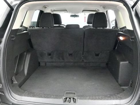 Used 2017 Ford Escape SE w/ Equipment Group 201A AWD/4WD image 18