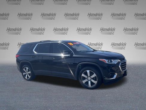 Used 2019 Chevrolet Traverse LT w/ LT Premium Package AWD/4WD image 2