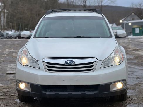 Used 2011 Subaru Outback 2.5i Premium AWD/4WD image 1