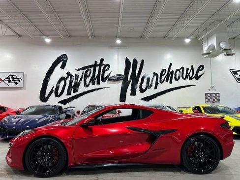 Used 2024 Chevrolet Corvette Z06 RWD image 2