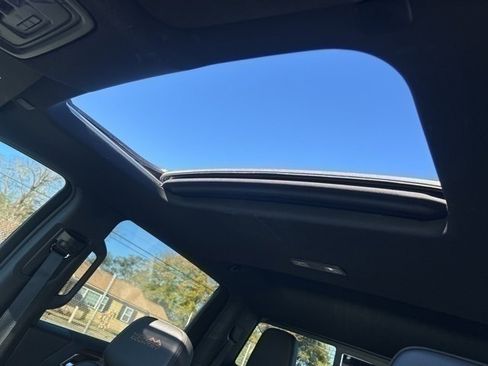 Used 2023 Chevrolet Silverado 1500 High Country w/ High Country Premium Package image 19