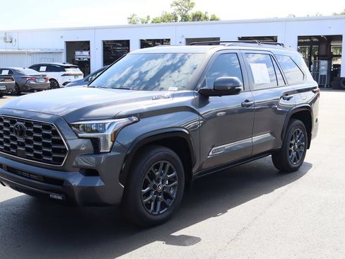 Used 2026 Toyota Sequoia Platinum AWD/4WD image 5