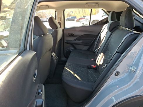 Used 2023 Nissan Kicks SV image 11