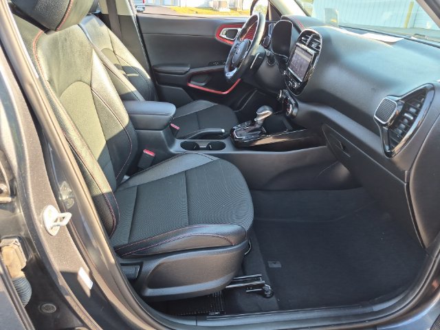 Used 2020 Kia Soul GT-Line Turbo FWD image 38