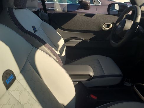 Used 2025 MINI Cooper S image 7