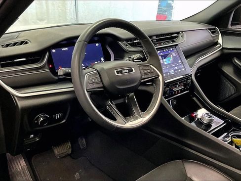 Used 2023 Jeep Grand Cherokee L Altitude image 12