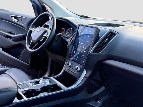 Certified 2024 Ford Edge SEL w/ Convenience Package image 5