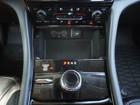 Used 2022 Jeep Grand Cherokee L Limited w/ Luxury Tech Group II AWD/4WD image 20