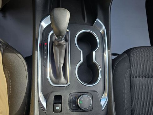 Used 2023 Chevrolet Traverse LT image 15