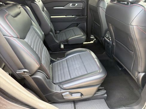 Used 2025 Ford Explorer ST-Line AWD/4WD image 25