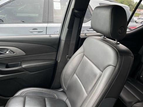 Used 2023 Chevrolet Traverse LT AWD/4WD image 23