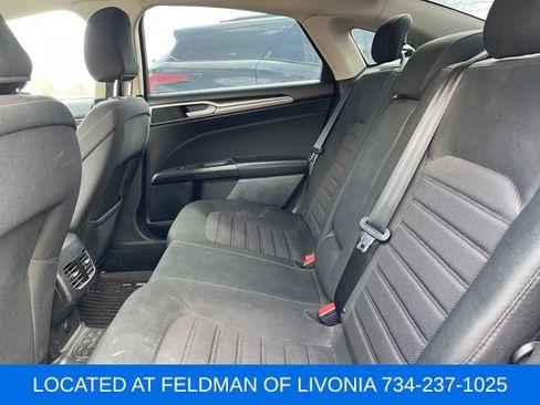 Used 2020 Ford Fusion SE FWD image 9