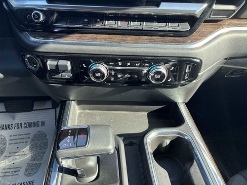 Used 2023 GMC Sierra 1500 Elevation w/ Preferred Package image 17