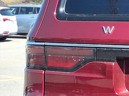 Used 2023 Jeep Wagoneer Series III w/ Premium Group I image 6