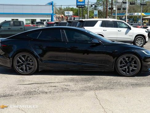 Used 2022 Tesla Model S Plaid image 4
