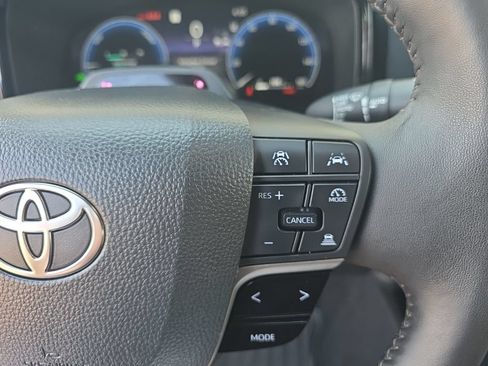 Used 2025 Toyota Camry XLE w/ Premium Plus Package FWD image 19