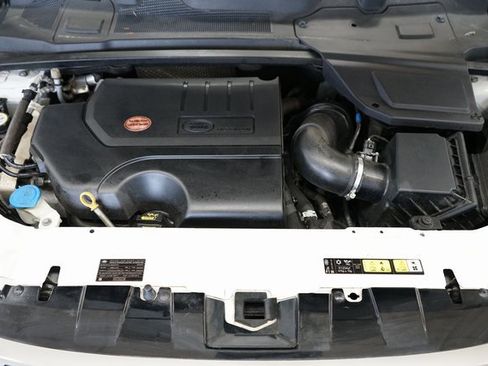 Used 2018 Land Rover Discovery Sport SE image 43