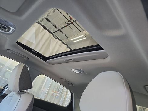 New 2026 Hyundai Elantra Limited FWD image 30