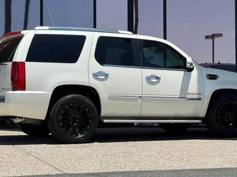 Used 2014 Cadillac Escalade Luxury AWD/4WD image 13