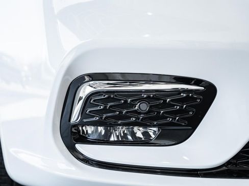 New 2026 Chrysler Pacifica Limited w/ Uconnect Theater Family Group image 13