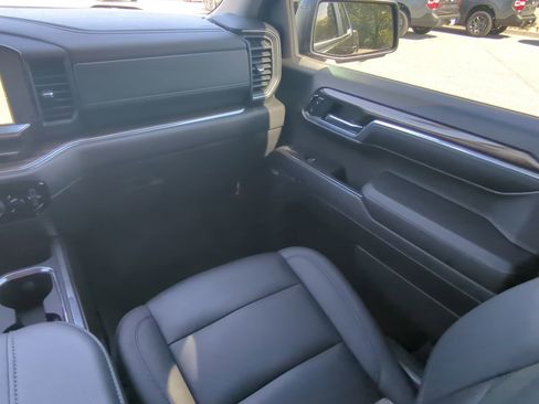 Used 2024 Chevrolet Silverado 1500 LT Trail Boss w/ LT Trail Boss Premium Package image 15