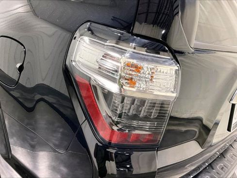 Used 2021 Toyota 4Runner Limited AWD/4WD image 29