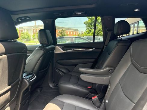 Used 2023 Cadillac XT6 Sport w/ Technology Package AWD/4WD image 8