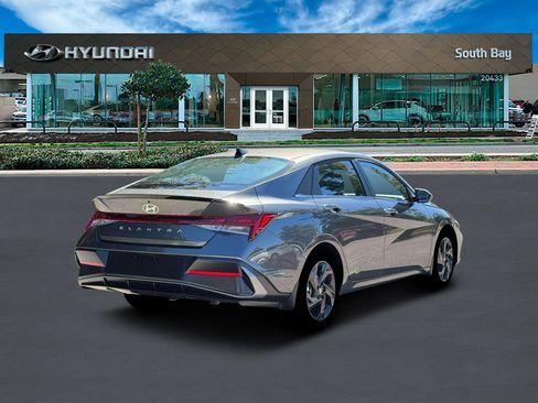 New 2026 Hyundai Elantra SEL Sport image 7