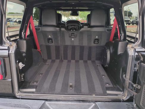 Used 2020 Jeep Wrangler Unlimited Rubicon w/ Quick Order Package 28Y Recon AWD/4WD image 26