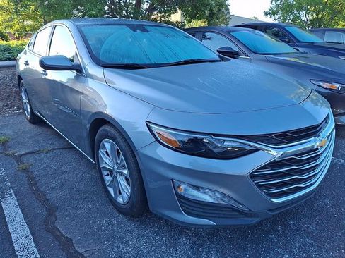 Used 2025 Chevrolet Malibu LT FWD image 3
