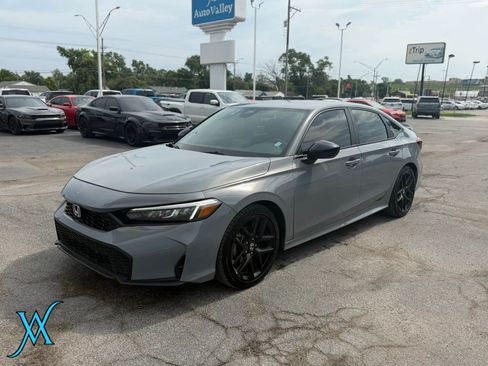 Used 2025 Honda Civic Sport image 3