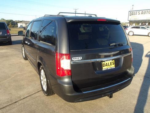 Used 2012 Chrysler Town & Country Touring-L w/ Trailer Tow Group image 13