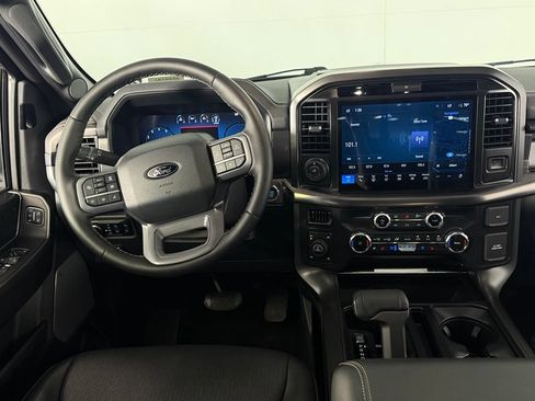 Used 2025 Ford F150 Lariat AWD/4WD image 13