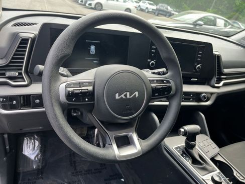 Used 2025 Kia Sportage LX image 27