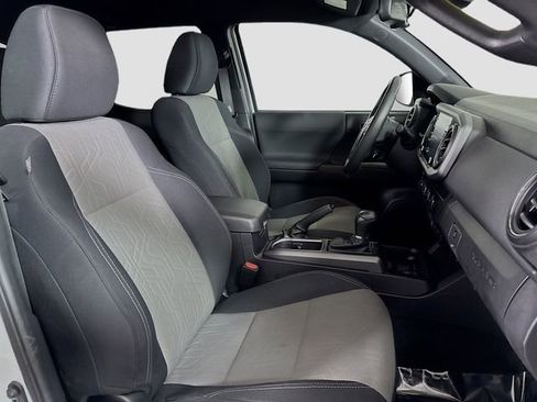 Used 2021 Toyota Tacoma TRD Off-Road image 29