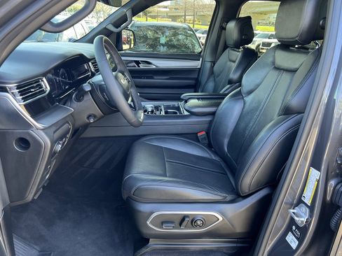 Used 2023 Jeep Wagoneer Series II image 21