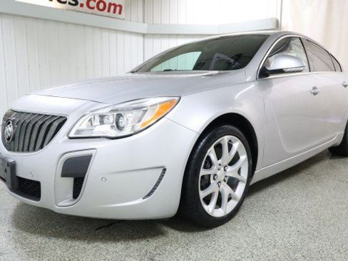 Used 2017 Buick Regal GS image 2