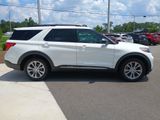Used 2020 Ford Explorer XLT w/ Equipment Group 202A image 4