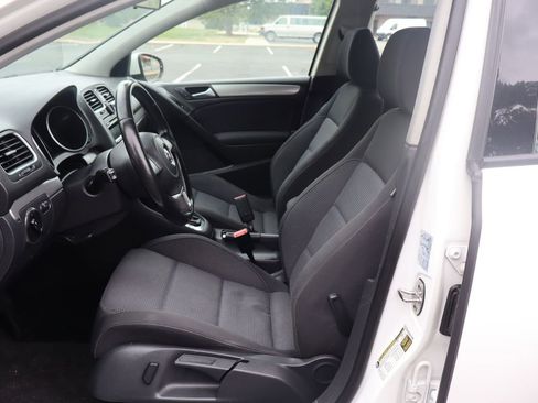 Used 2013 Volkswagen Golf 4-Door FWD image 19