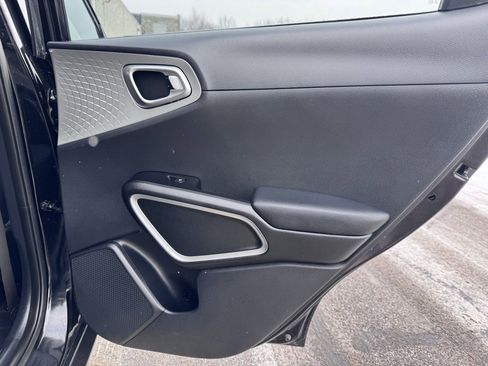 Used 2020 Kia Soul LX image 21