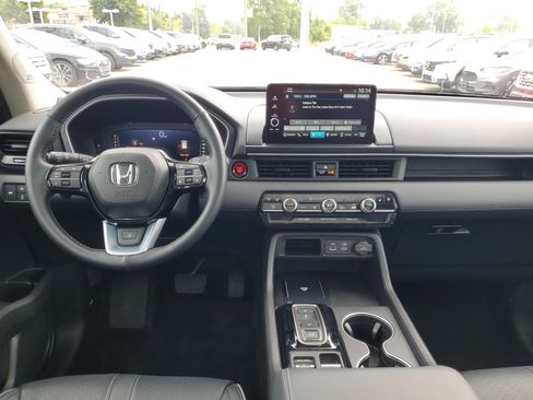 Certified 2025 Honda Pilot Elite image 17