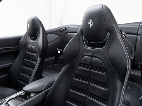 Used 2022 Ferrari Portofino M image 24